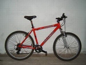 Prodajem mountain bike Specialized hardrock  XC FS